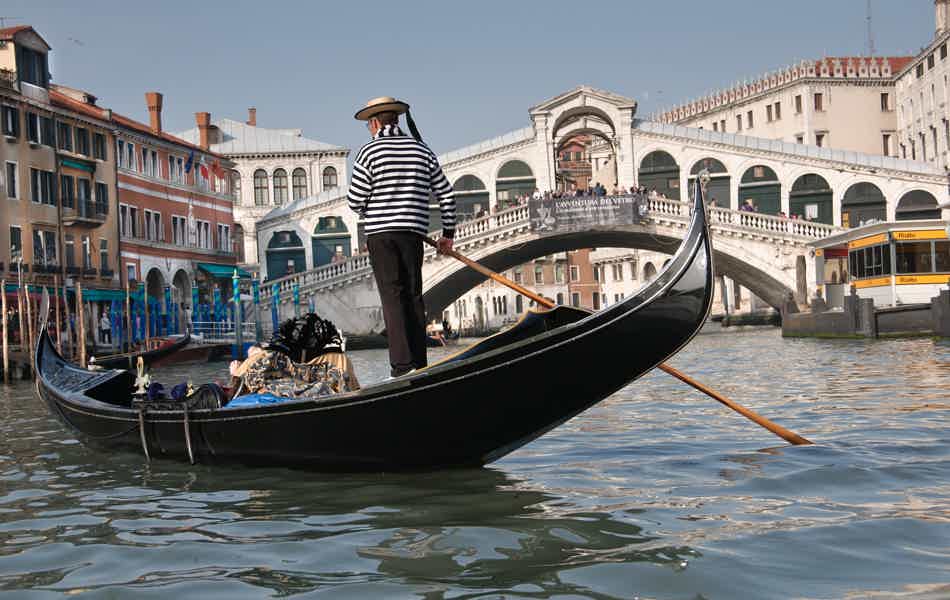 Venice: Grand Canal Gondola Ride with App Commentary - photo 1