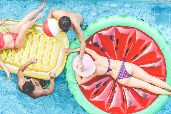Riva Beach Club — бассейн и частный пляж на острове Пальма Джумейра