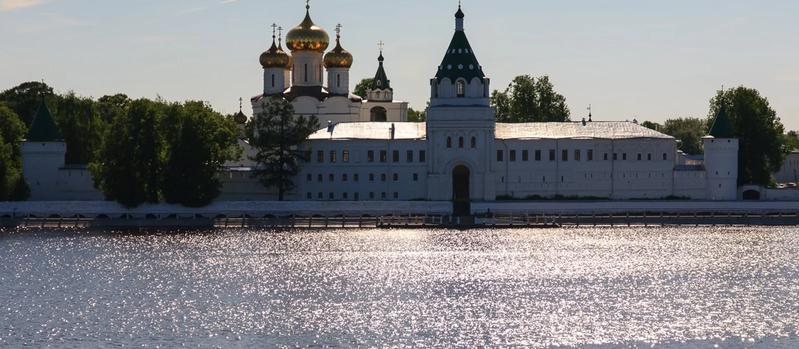 Знакомство с Костромой: однодневный тур (проезд ж/д экспрессом «Ласточка») — экскурсия, Москва, Россия | Покатаем