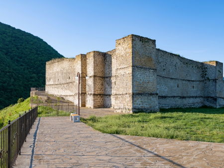 Крепость семи братьев и одной сестры