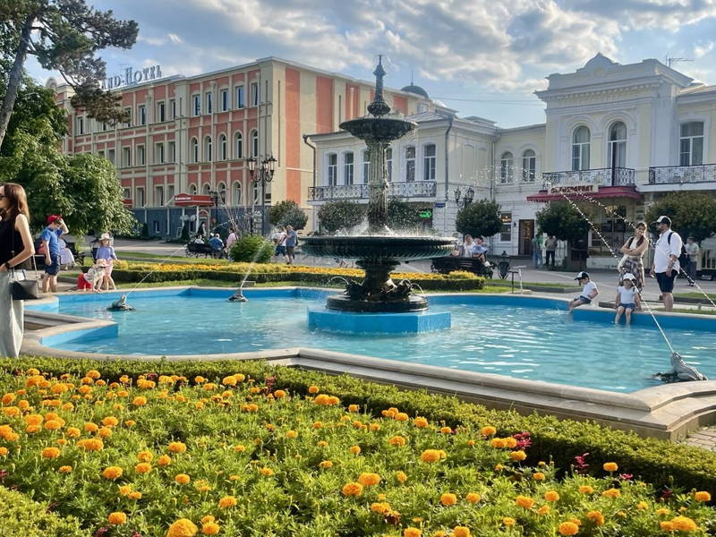 4 города за 1 день: экскурсия по любимым курортам поэтов и аристократов