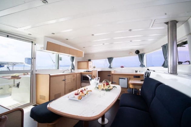 Виды Прогулка на катамаране к островам Майтон и Бамбу и закат в бухте Промтеп