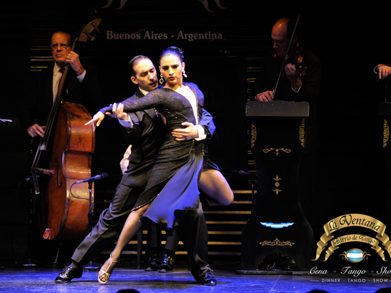 Аргентинское шоу отзывы. Танго шоу в Буэнос Айресе. Танго Буэнос Айрес милонги. Буэнос-Айрес Аргентина танго. Танго шоу Аргентина.