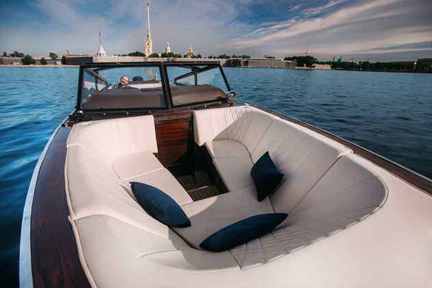 Виды Индивидуальная прогулка на катере комфорт-класса Blackberry