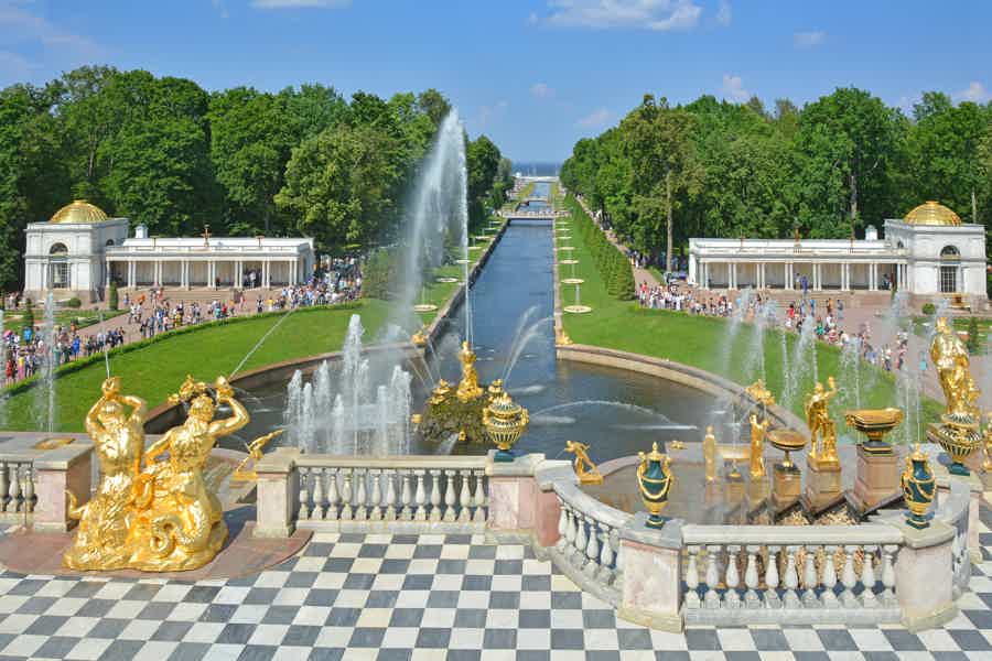 Блистательный Петергоф: дворцы и парк с фонтанами - фото 5