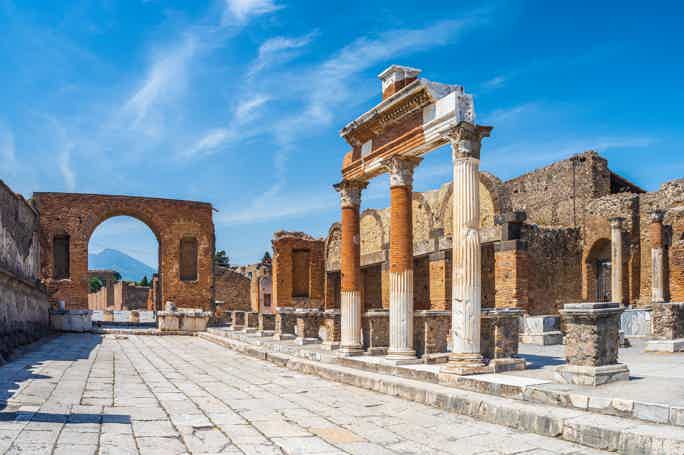 From Rome: Pompeii Day Trip with Wine Tasting and Lunch