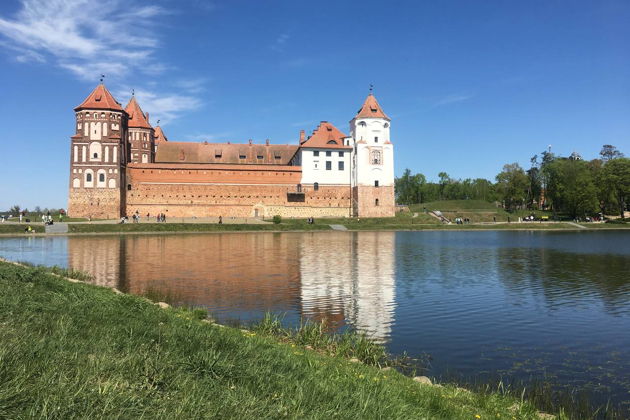 Фото к экскурсии Трансфер из Минска к Мирскому и Несвижскому замкам и обратно