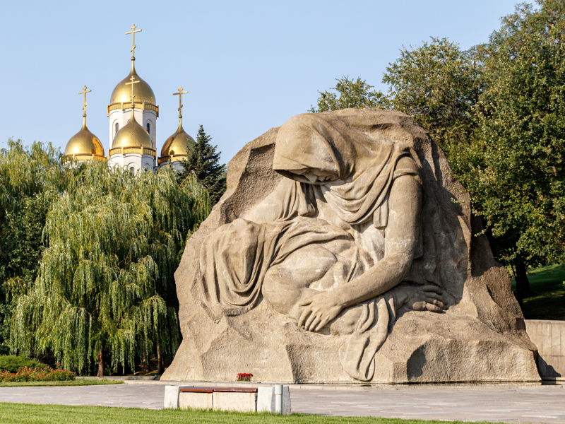Обзорная по центру города и Мамаеву кургану  - экскурсия в Волгоград, Россия