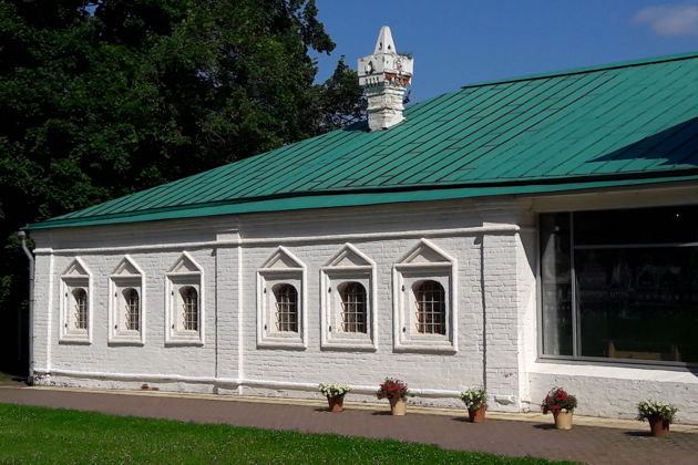 Царский быт, династические драмы и легенды Коломенского