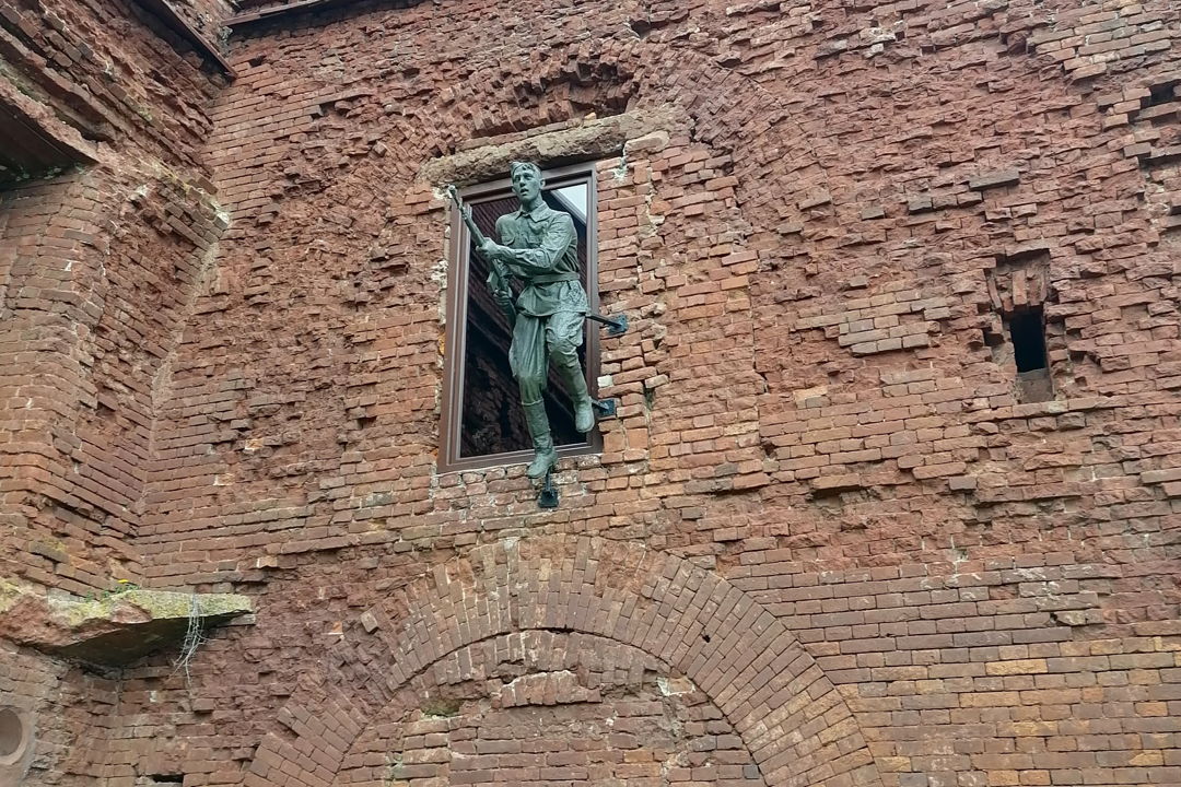 Групповая экскурсия в Брестскую крепость (территория + музей) — фото 6