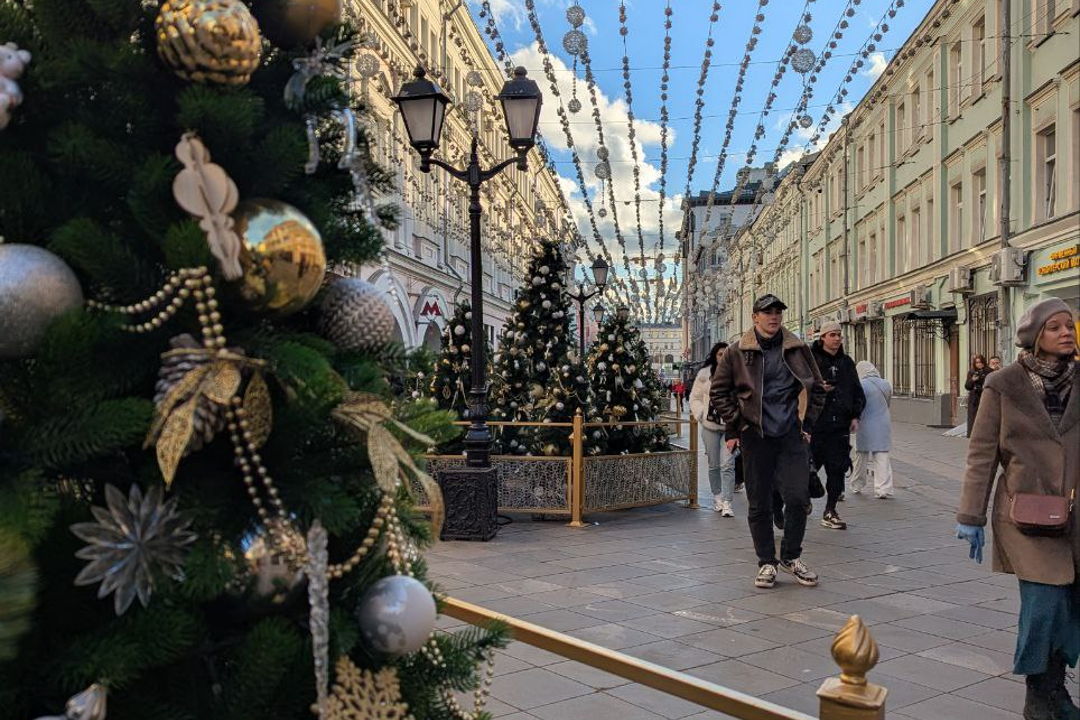Часовая прогулка по Москве в мини-группе «В поисках новогоднего настроения» — фото 2