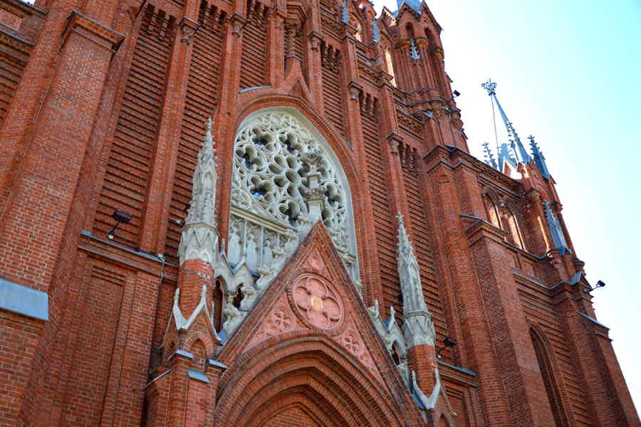 Религии мира. В поисках истины: экскурсия по храмам - фото 1