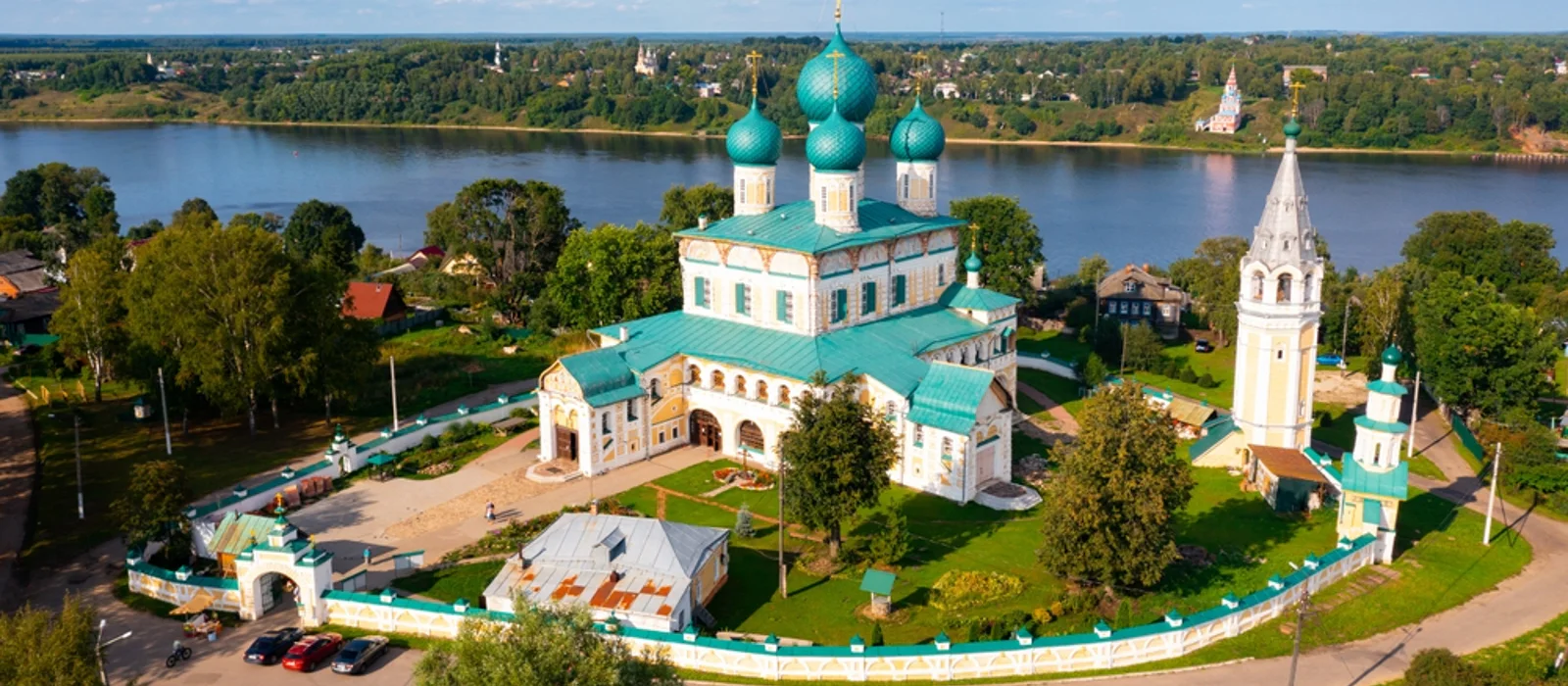 Город с открытки: в Романов-Борисоглебск на автобусе — экскурсия, Ярославль, Россия | Покатаем