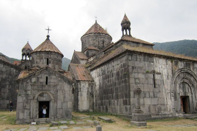 Виды Откройте для себя Армению: из Тбилиси. Ахпатю. Озеро Севан. Каскад.Ереван