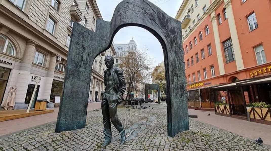 Эксклюзивная экскурсия по Арбату: с посещением «Дома Булата» и чаем - фото 4