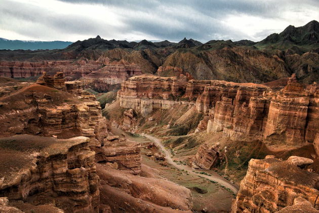 Виды Тур в мини-группе на озеро Кольсай, Черный и Чарынский каньоны