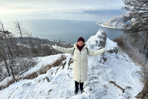Виды Осенний Байкал в Листвянке и исток Ангары