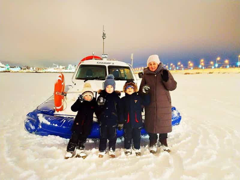 Зимняя групповая прогулка по Волге на катере на воздушной подушке - фото 2