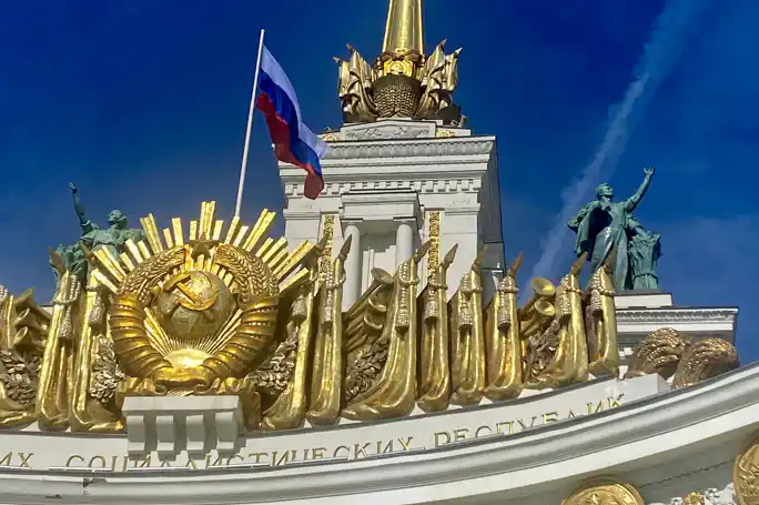 ВДНХ — для взрослых и детей: групповая прогулка с гидом