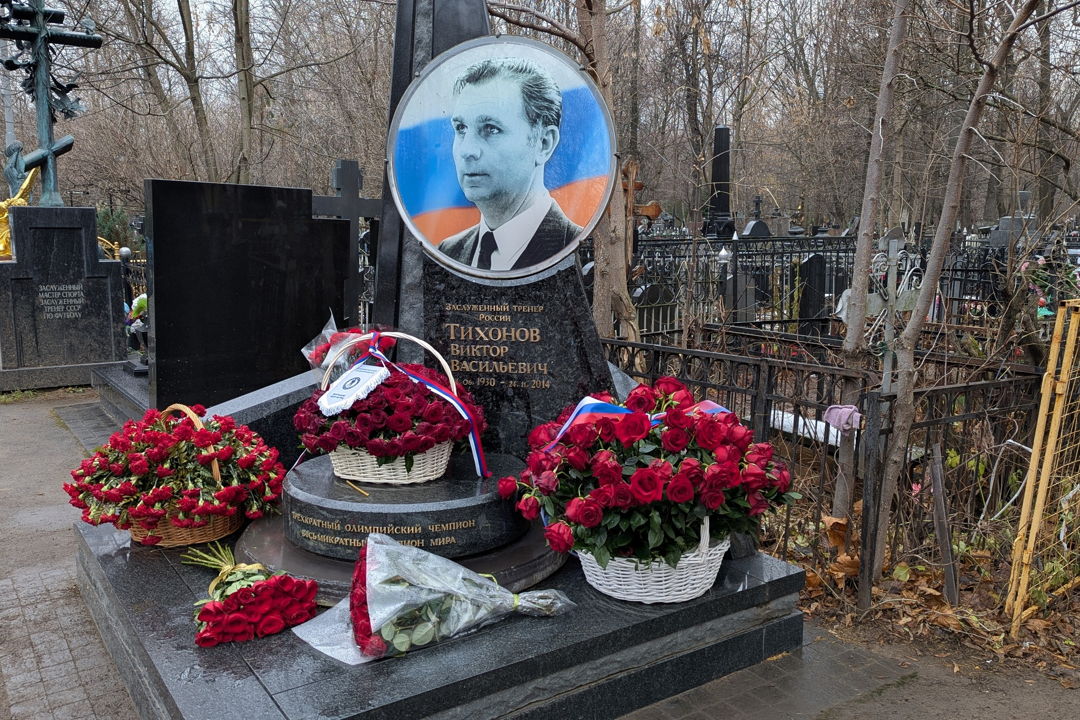 Кумиры, герои и святые старинного Ваганьковского кладбища — фото 3