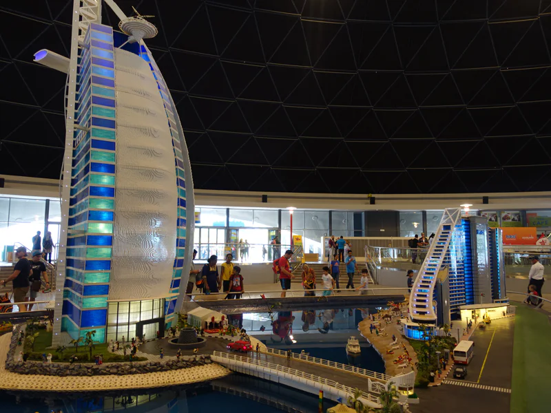 Билет в парк аттракционов Legoland — фото 2, Дубай | Покатаем
