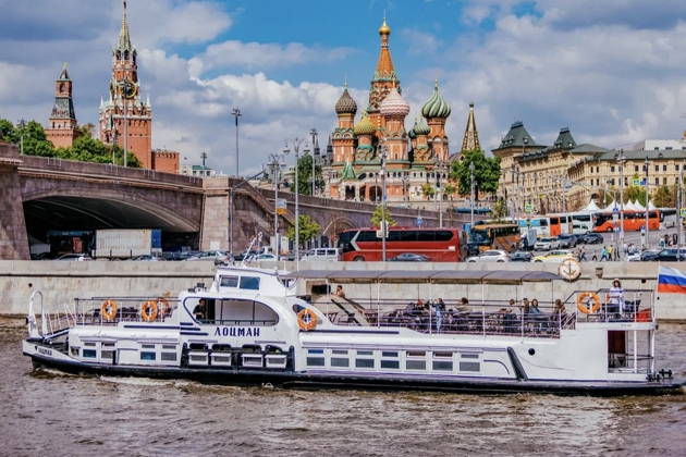 Экспресс-прогулка на ретро-теплоходе Лоцман от Зарядья или парка Горького