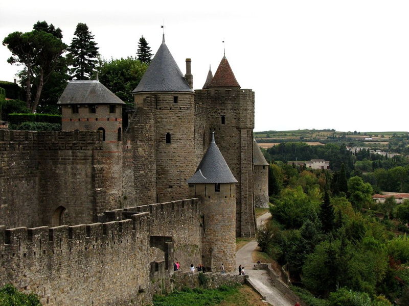 Уличное искусство Барселоны 2026: граффити и экскурсии