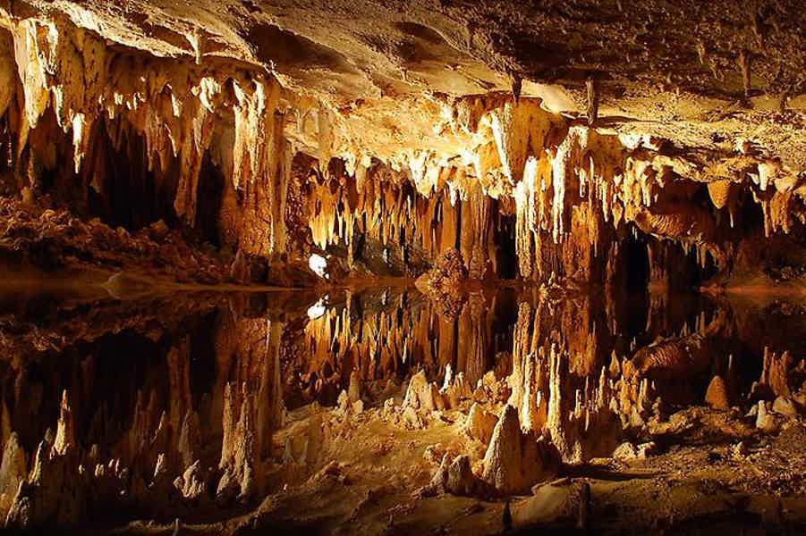 «Воронцовские пещеры» — выездной тур из Адлера - фото 1