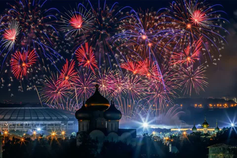 Праздничная прогулка на теплоходе по Москве-реке в День Победы