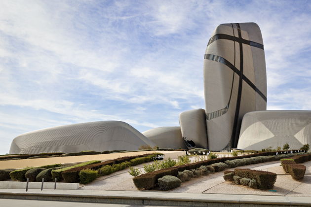 Из Бахрейна в Саудовскую Аравию: Даммам, культура и современность