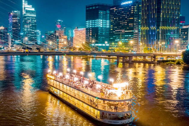 Ужин на корабле Saigon Princess Cruise