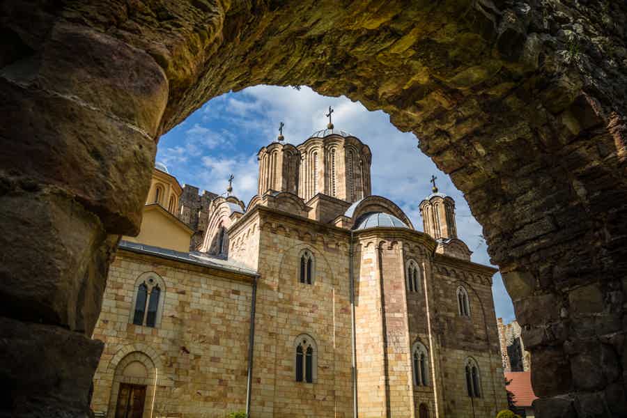 Крепость-монастырь Манасия, Ресавская пещера и водопад Бук - фото 1