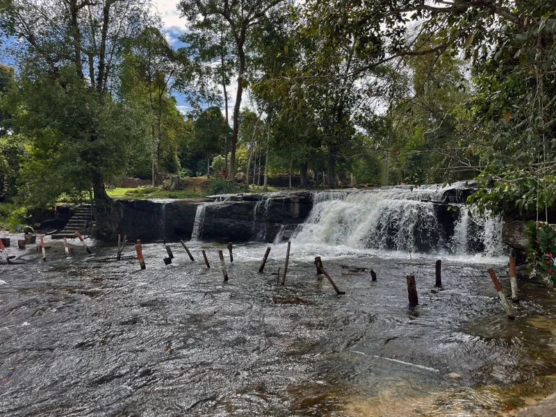 Священная гора Пном Кулен и водопады Камбоджи Короткое описание — фото 2, Сием Рип | Покатаем