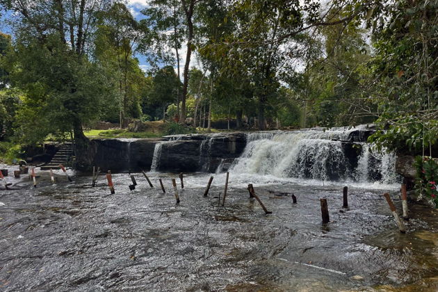 Главное изображение экскурсии - Священная гора Пном Кулен и водопады Камбоджи Короткое описание
