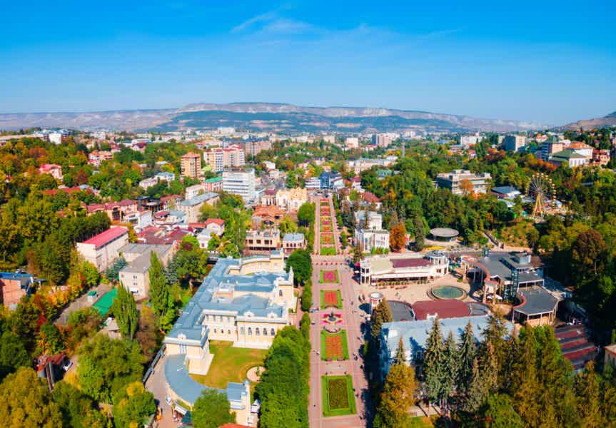 Кисловодск с ветерком: прогулка на кабриолете - фото 1