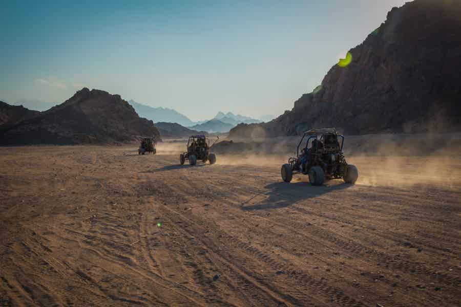 Катание на багги по Аравийской пустыне индивидуально - фото 1