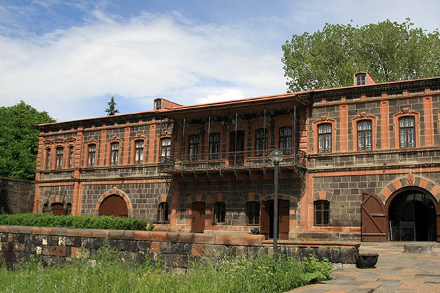 Виды Тур по городу Гюмри, дом-музей Дзитохцянц, церковь Мармашен