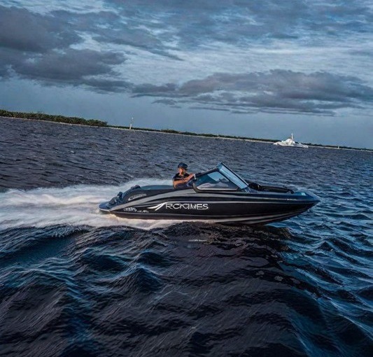 Аренда катера «CROWNLINE 190 BLACK»