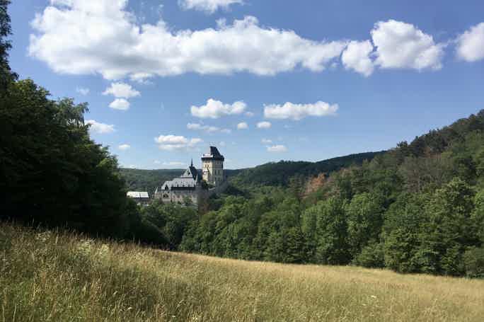 Замок Карлштейн и заповедник Чешский крас