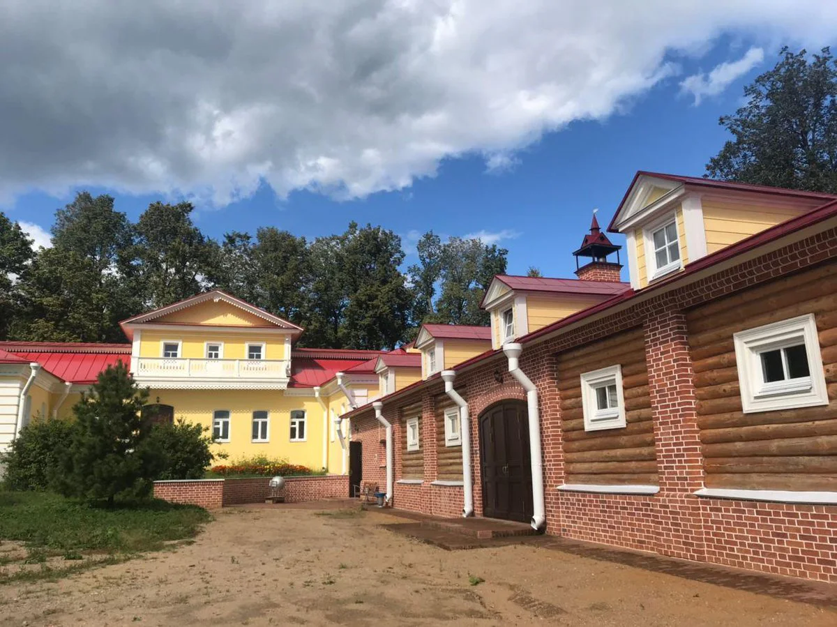 Автоэкскурсия из Москвы в музеи Менделеева и Блока, кадр 10