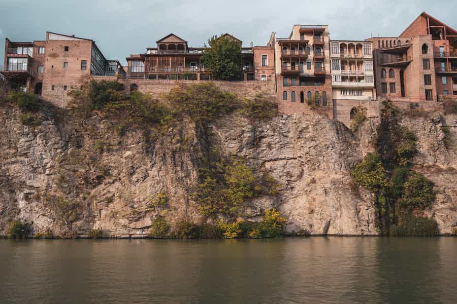 Старый Тбилиси с нового ракурса — пешком и на кораблике - фото 5