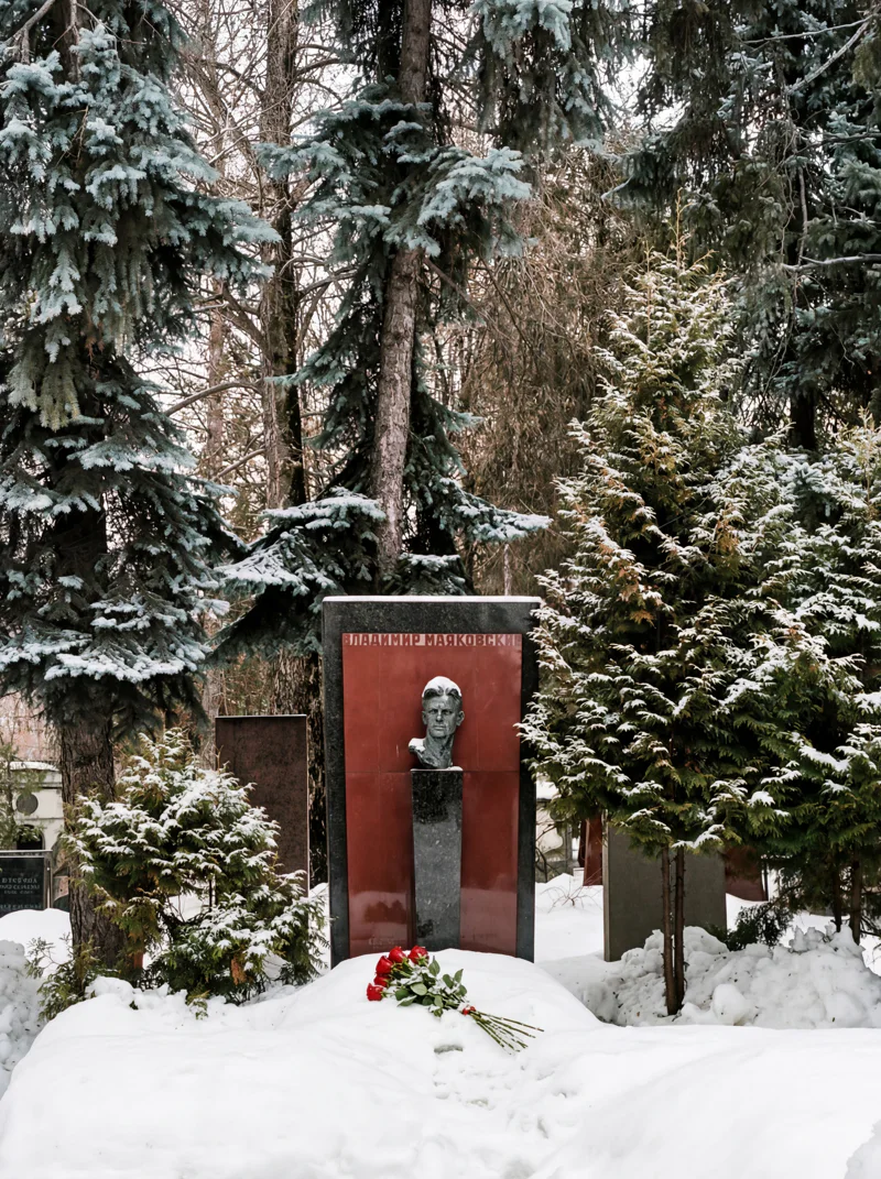 Новодевичье кладбище — место упокоения великих — фото 12