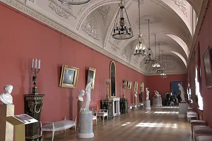 Юсуповский дворец с мини-группой (билеты включены)