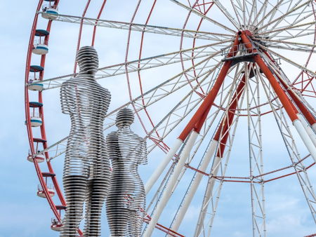 Скульптура Али и Нино