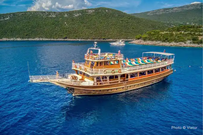 Whole Boka Bay Guided Cruise, Comfortable Ship