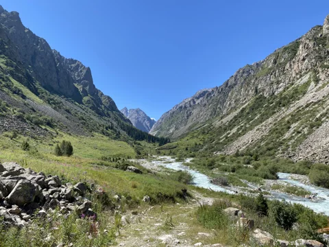 Горы и альпийских луга: Национальный парк Ала-Арча и мост ущелья Чункурчак