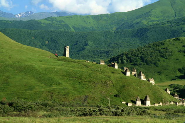 Северная Осетия: от Фиагдона в город мёртвых и на лавочку счастья