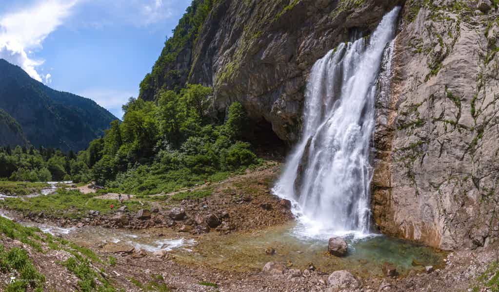 Гегский водопад и озеро Рица, поездка в мини-группе на внедорожнике - фото 5