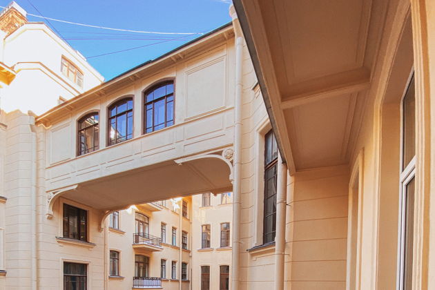 Виды Петербургская история на лестнице дома Бака: от парадной до коммуналки