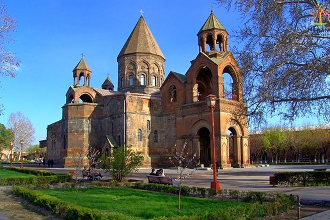 Св. Эчмиадзин (церкви св.Гаяне и св.Рипсиме),Кафедральный собор, Звартноц — фото 4